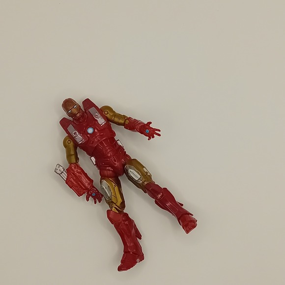 2010 Hasbro Marvel Iron Man 2 Concept Series Power Assault Suit Action Figure 4" - Picture 13 of 15